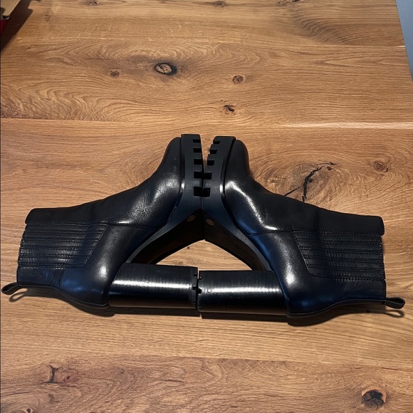 Antonio Melani Black Lug Sole Leather Ankle Boots 4” Block Heel Size 8.5 - Picture 5 of 14